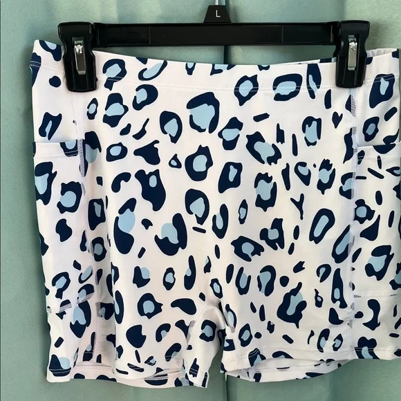 Soneven Golf dress and shorts. - Picture 3 of 5